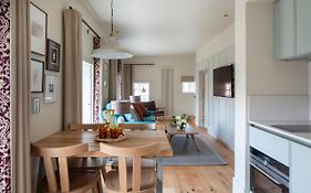 Cheval Abbey Strand Apartments, At Holyrood